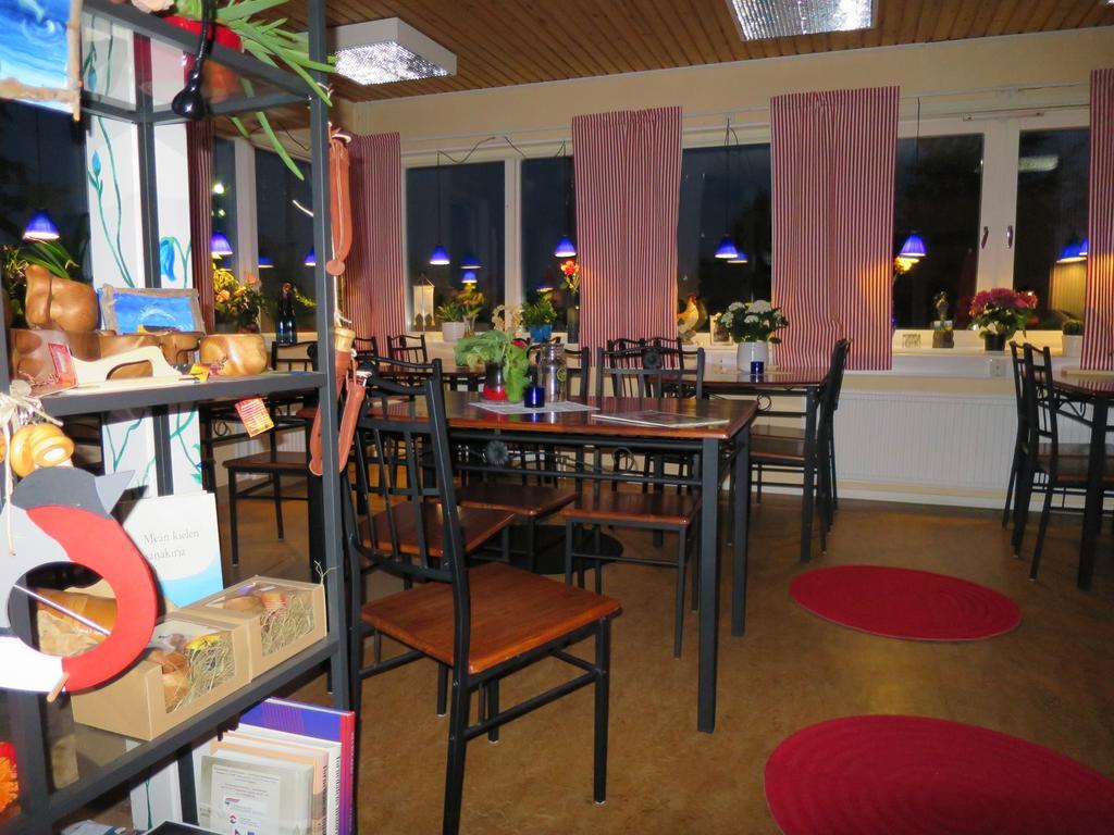Dessans Cafe & Logi Hotel Pello Buitenkant foto