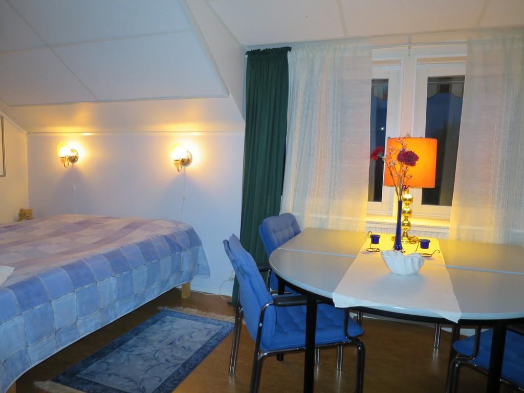 Dessans Cafe & Logi Hotel Pello Kamer foto