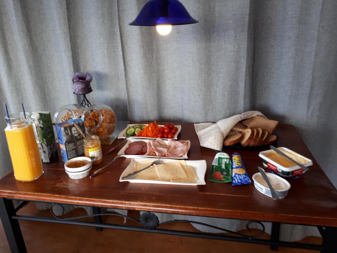 Dessans Cafe & Logi Hotel Pello Buitenkant foto