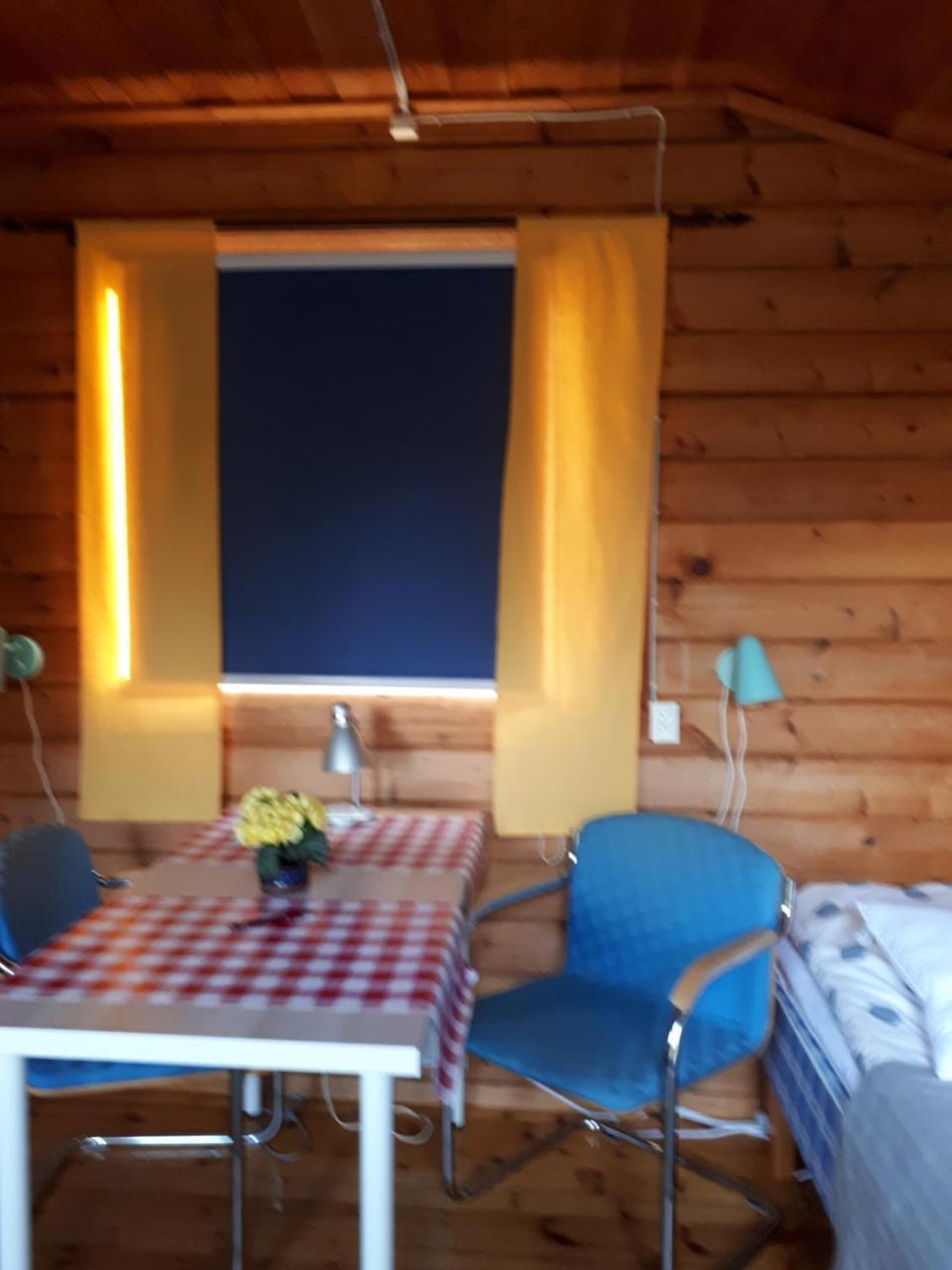 Dessans Cafe & Logi Hotel Pello Buitenkant foto